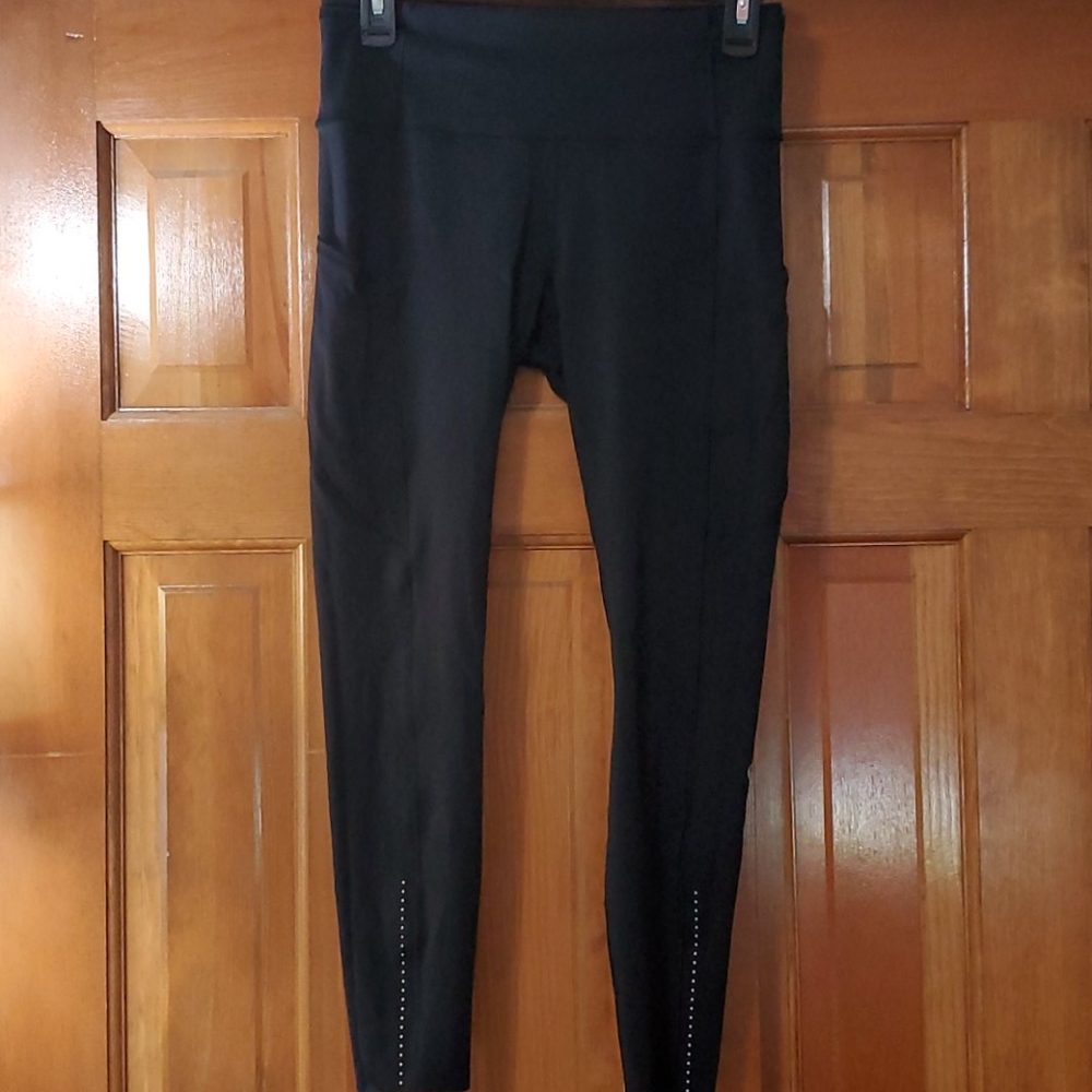 EUC Lululemon high rise crops - size 8